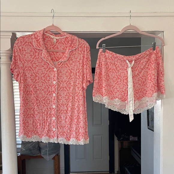 Soma Other - Soma Coral Lace Trim Pajama Set